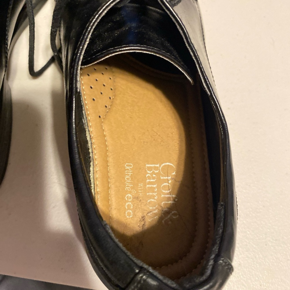 Black Comfortable dress shoes size 10M condition is good and barely used